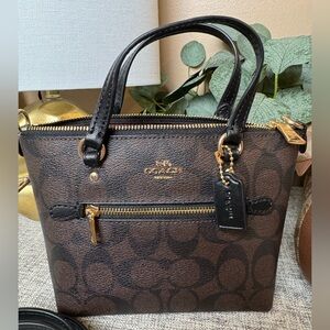 $159 NWT COACH Mini Galery In Signature Canvas